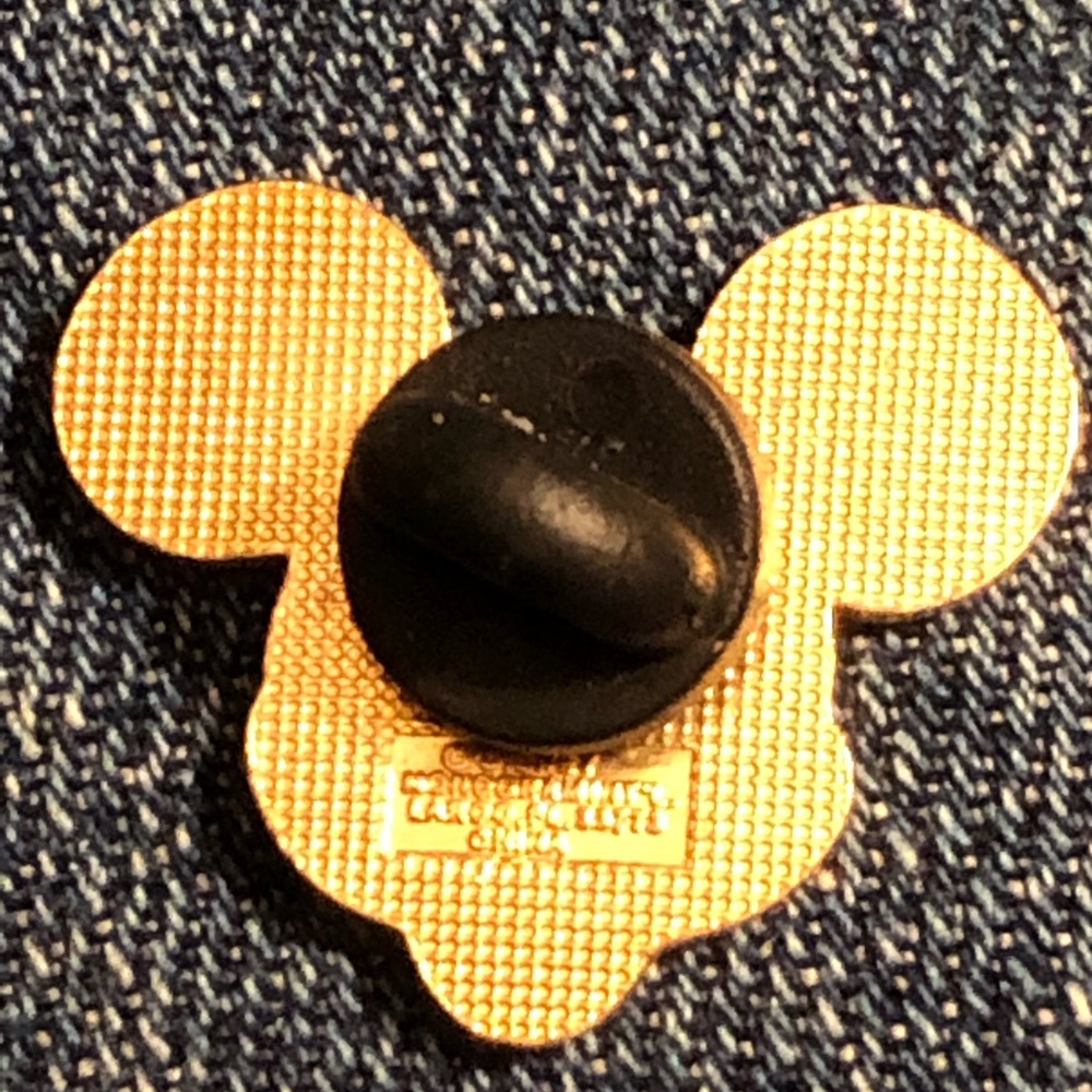Mickey Face Pin - Picture 3 of 3